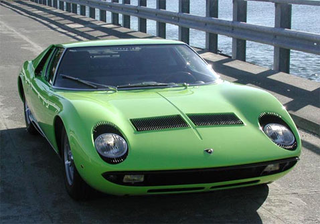 Illustration for article titled The Baddest Bull: Lamborghini Miura Vs Countach Vs Murcielago LP640